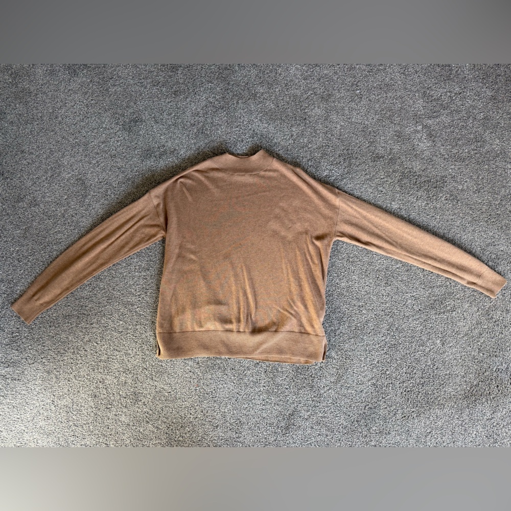 Old Navy Women’s Transitional Mock Neck Lightweight Sweater Camel Small